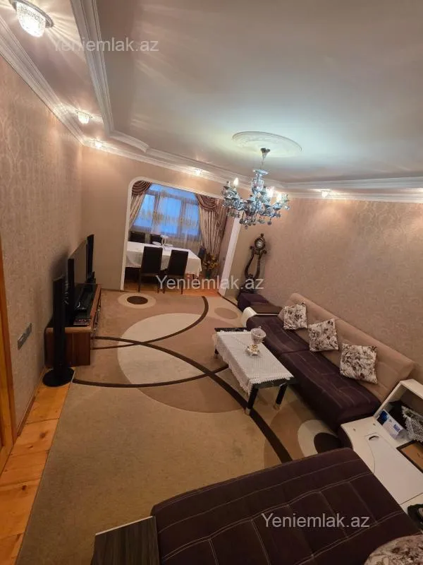 Satılır 4 otaqlı köhnə tikili 88 m²