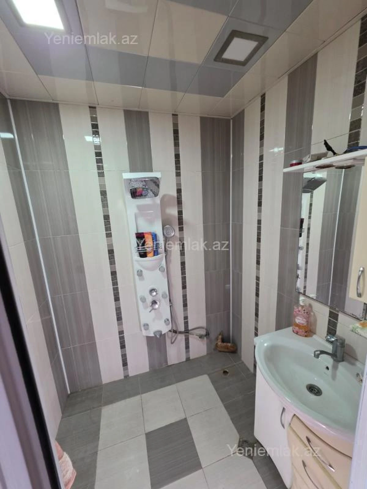 Satılır 4 otaqlı köhnə tikili 88 m²