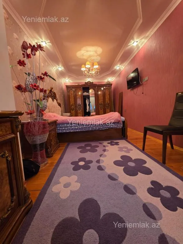 Satılır 4 otaqlı köhnə tikili 88 m²