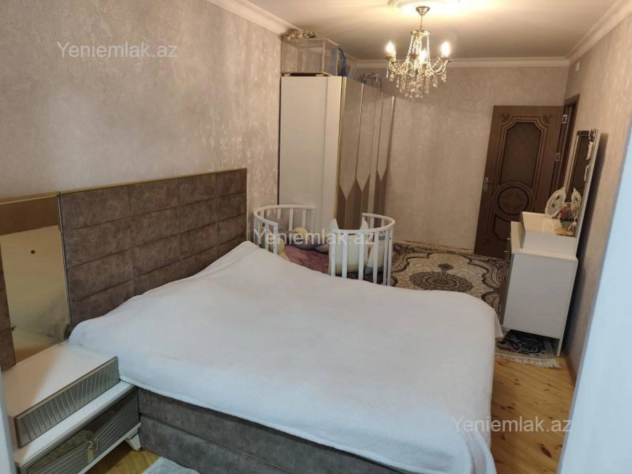 Satılır 4 otaqlı köhnə tikili 90 m²