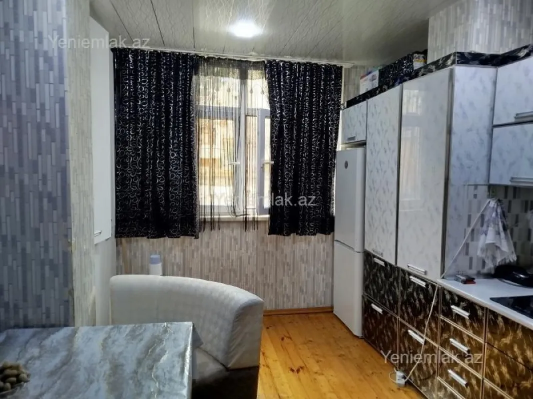 Satılır 3 otaqlı köhnə tikili 72 m²