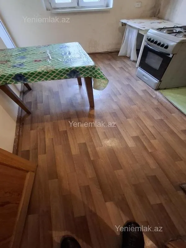 Satılır 2 otaqlı köhnə tikili 60 m²