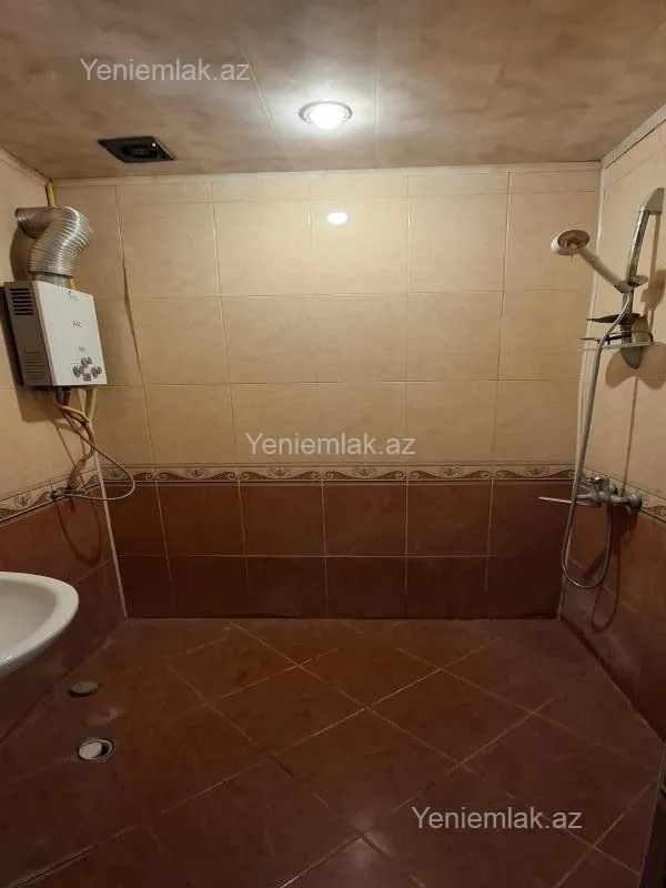 Satılır 2 otaqlı köhnə tikili 60 m²