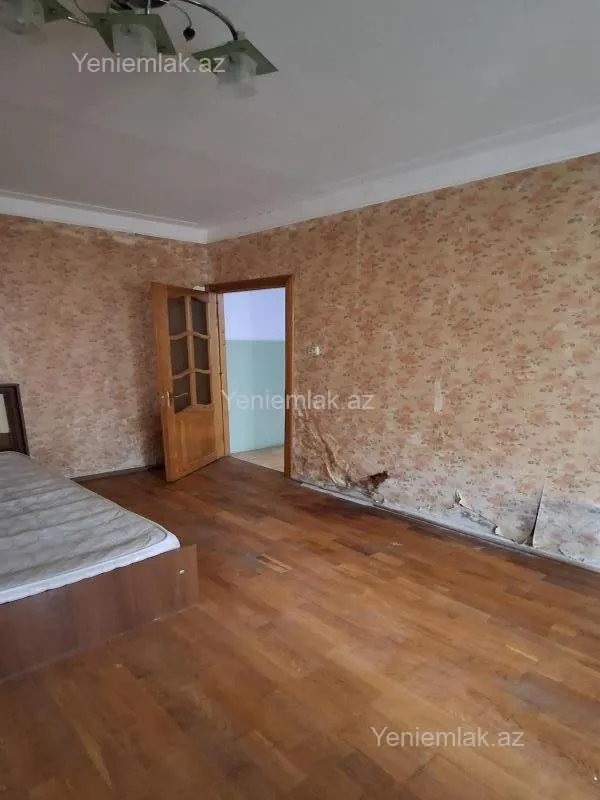 Satılır 2 otaqlı köhnə tikili 60 m²
