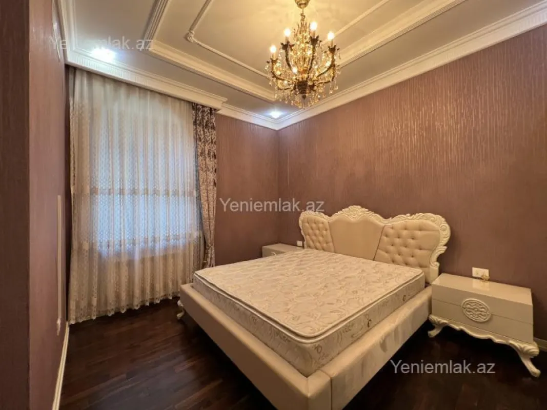 Satılır 8 otaqlı həyət evi 1000 m²