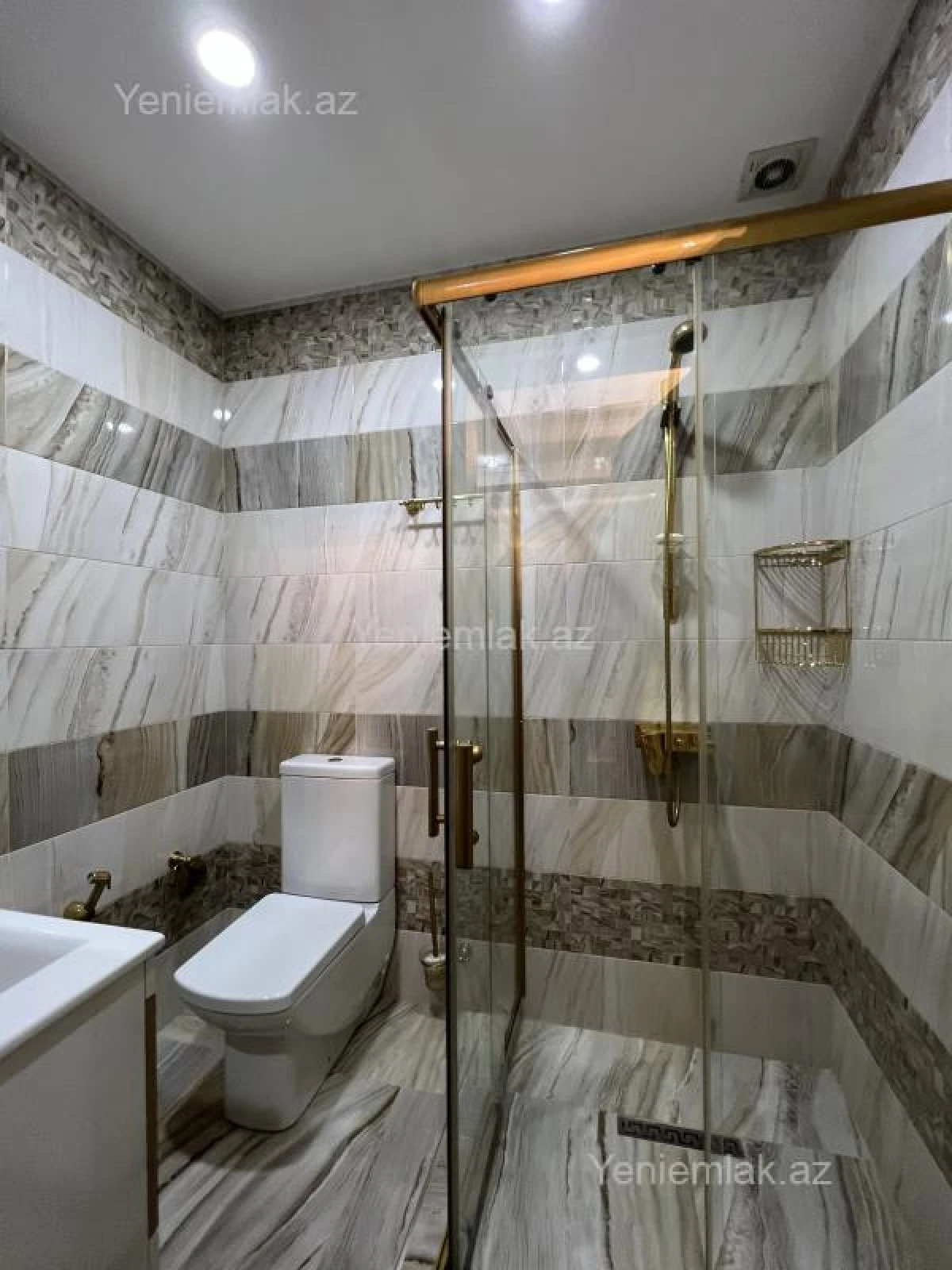 Satılır 8 otaqlı həyət evi 1000 m²