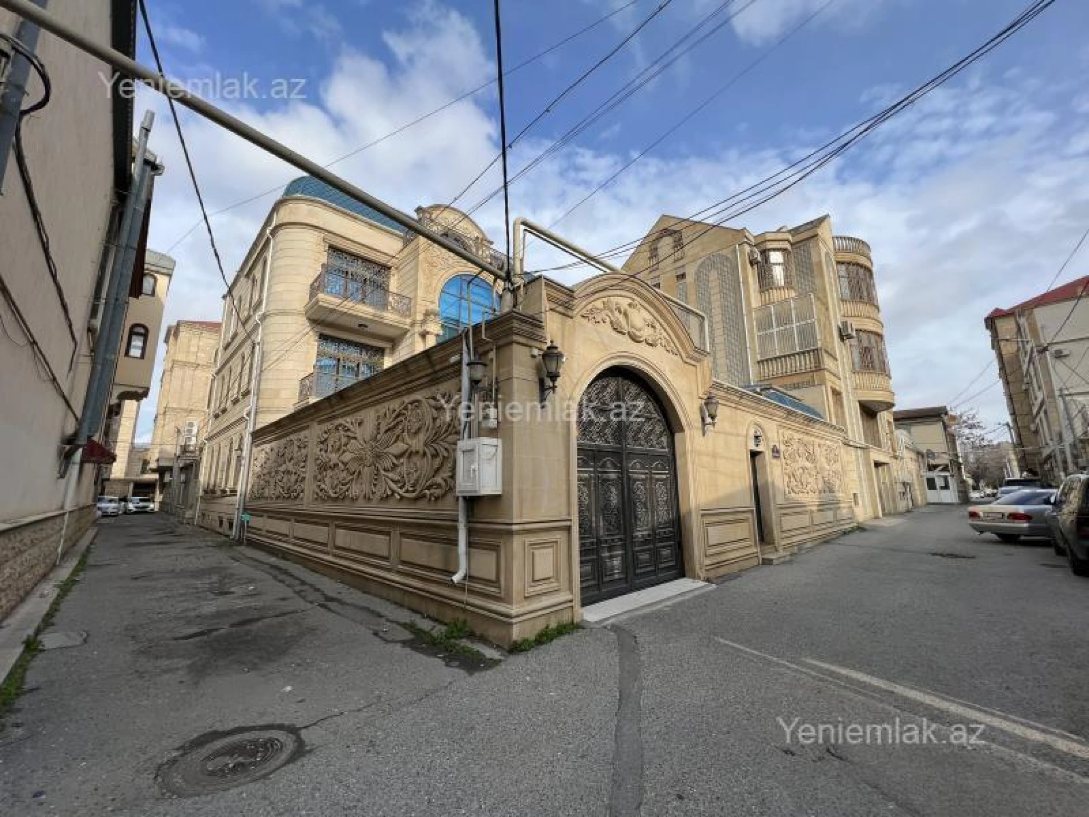 Satılır 8 otaqlı həyət evi 1000 m²