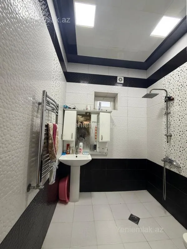 Satılır 4 otaqlı həyət evi 130 m²
