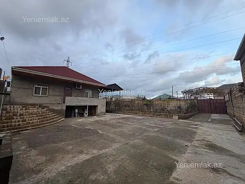 Satılır 4 otaqlı həyət evi 130 m²