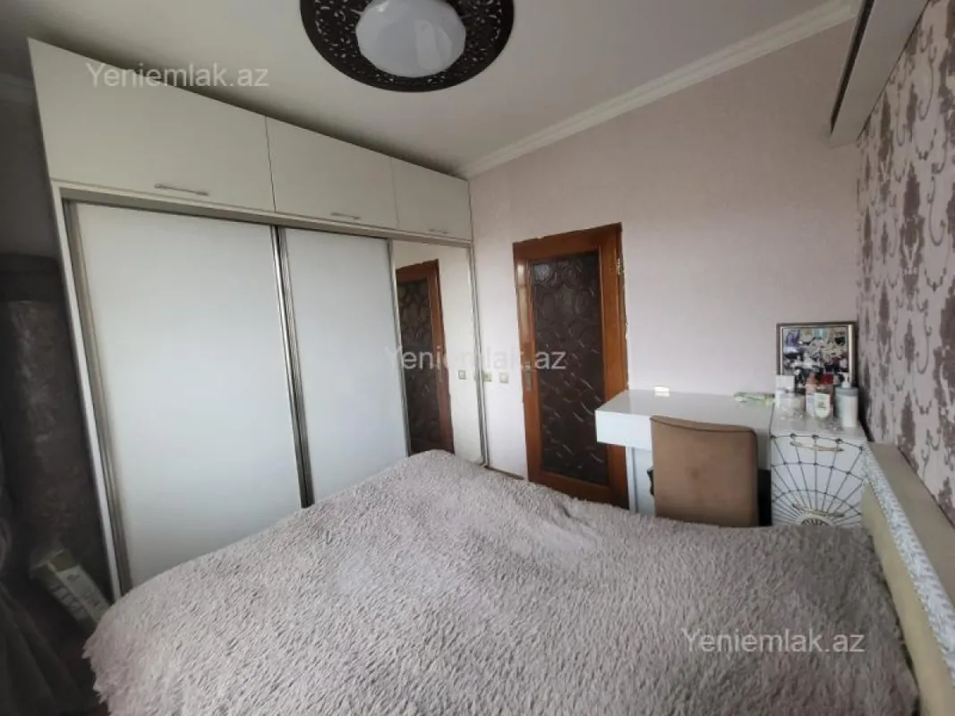Satılır 3 otaqlı köhnə tikili 75 m²