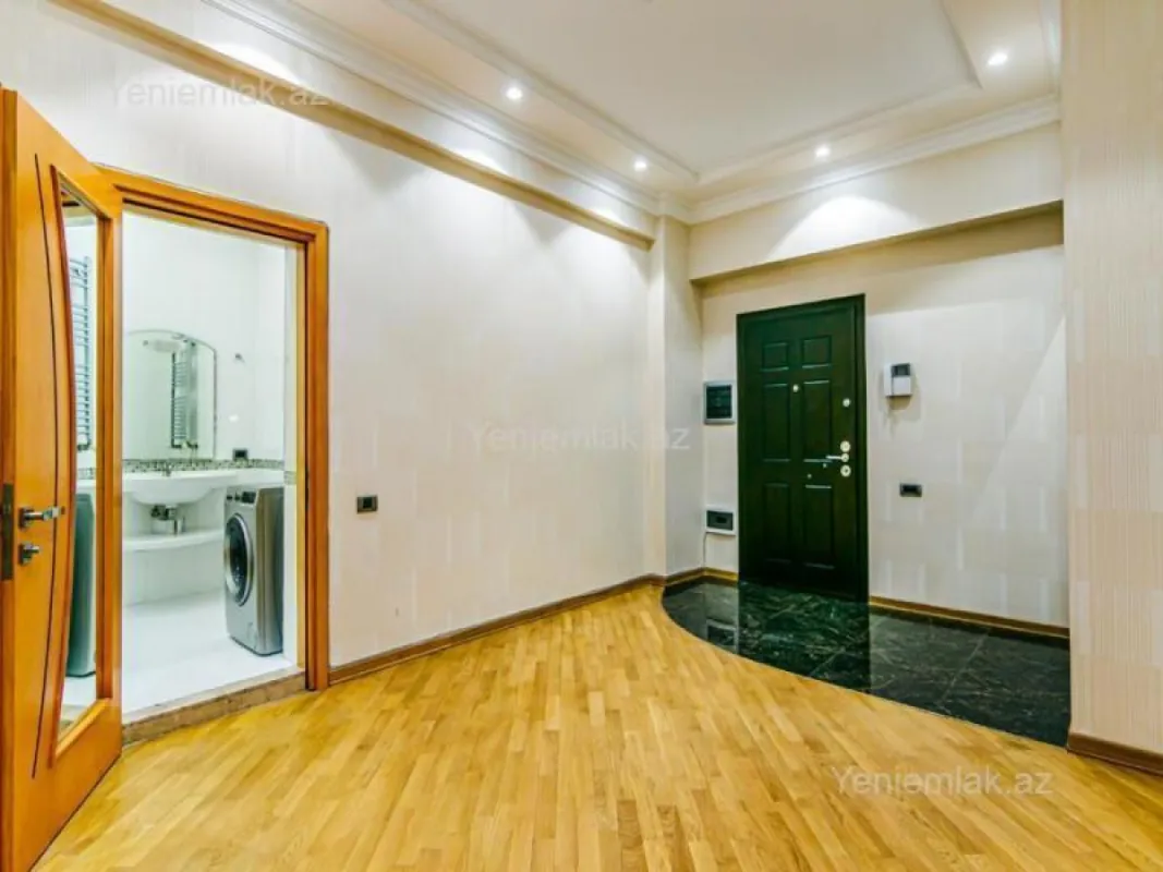 Satılır 4 otaqlı yeni tikili 185 m²