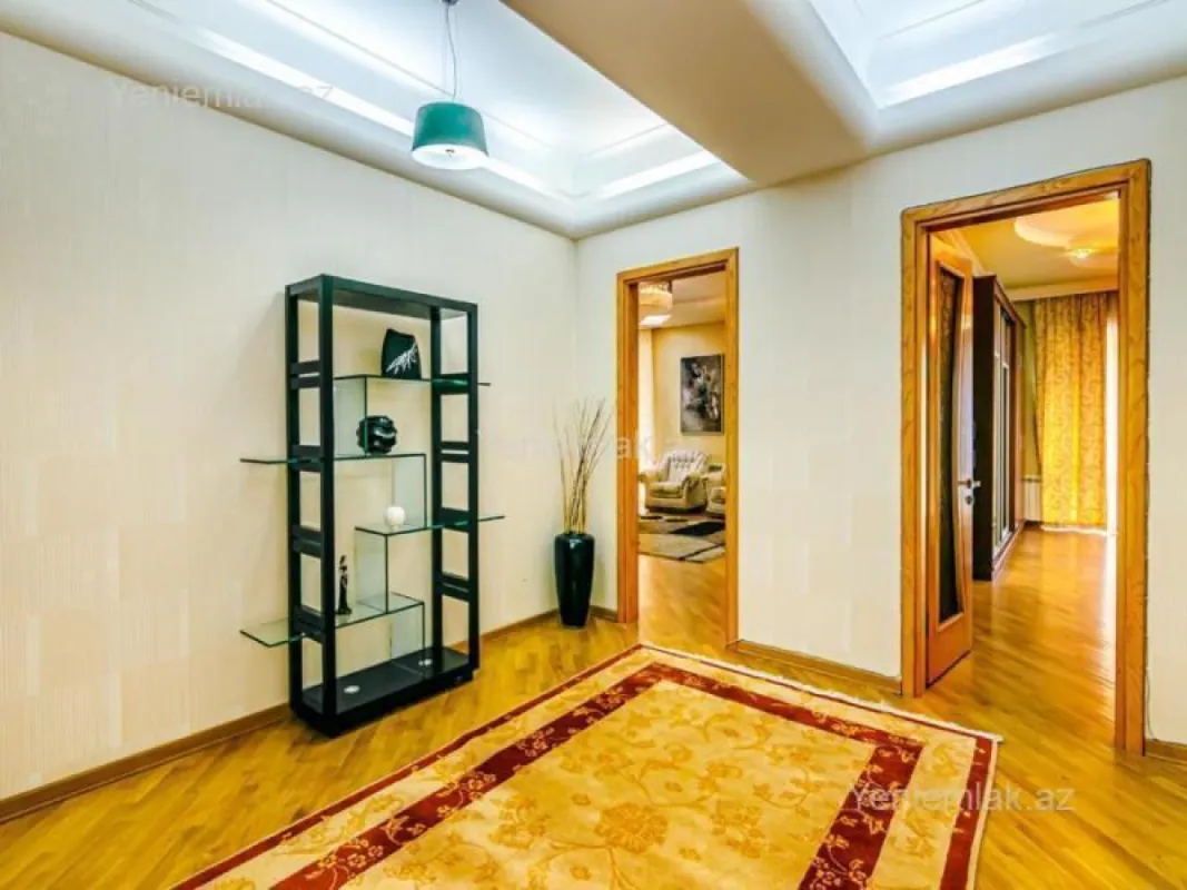 Satılır 4 otaqlı yeni tikili 185 m²