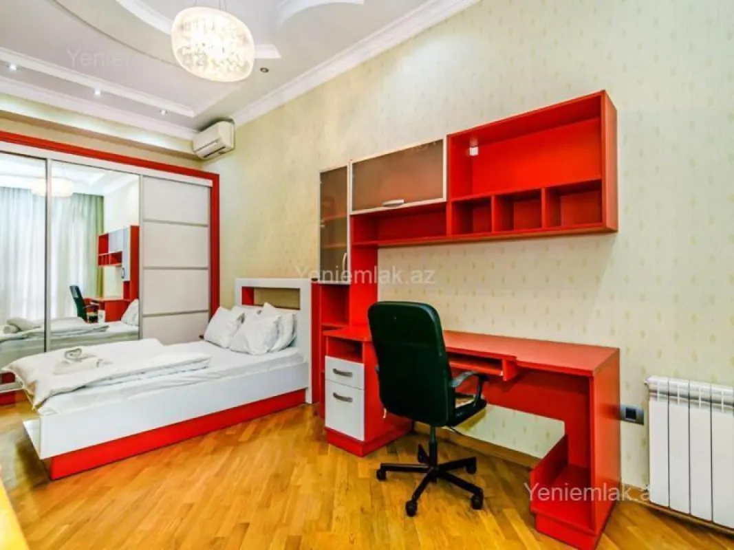 Satılır 4 otaqlı yeni tikili 185 m²
