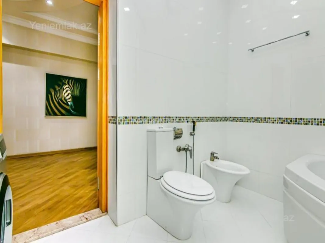 Satılır 4 otaqlı yeni tikili 185 m²