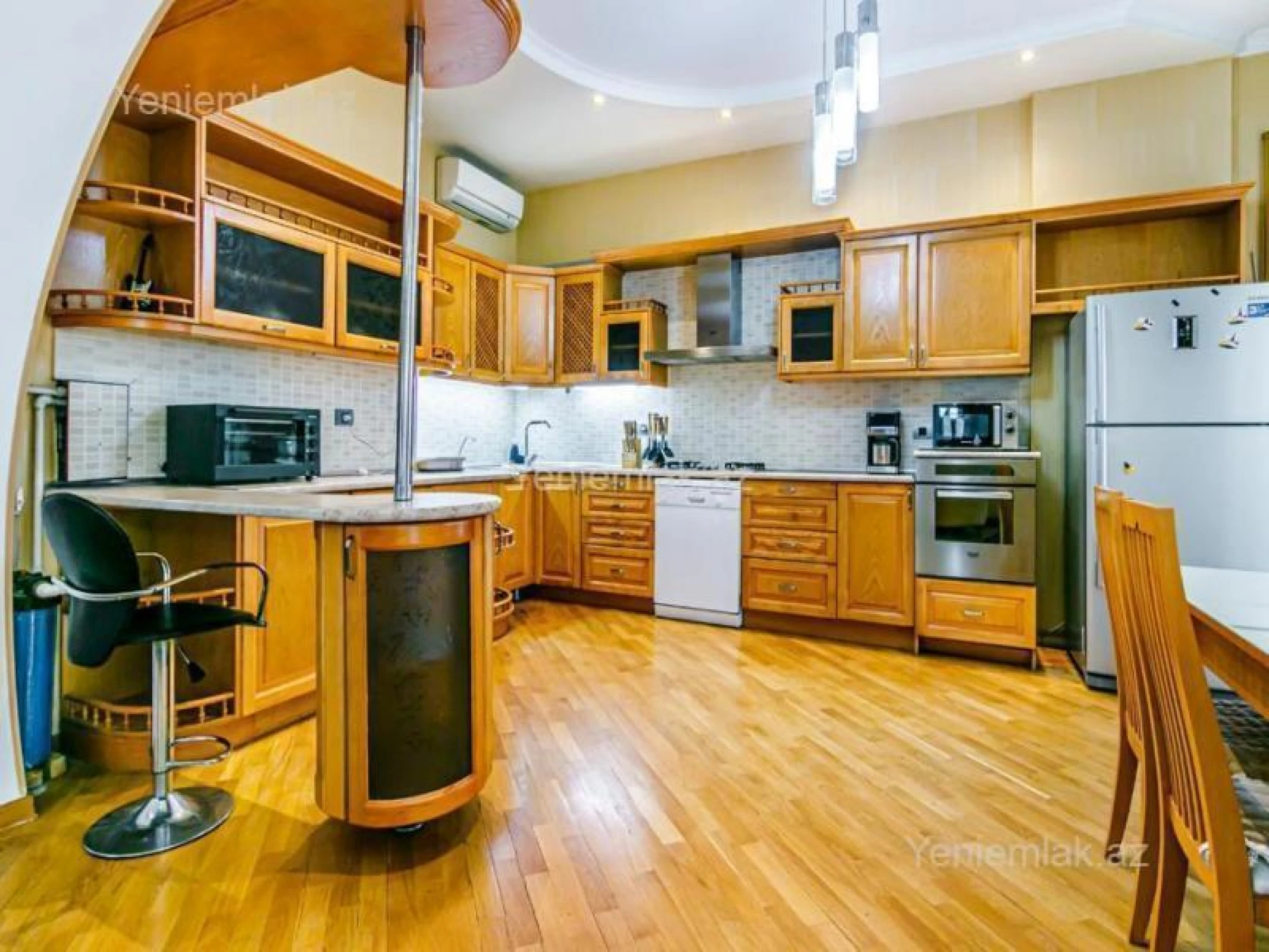 Satılır 4 otaqlı yeni tikili 185 m²