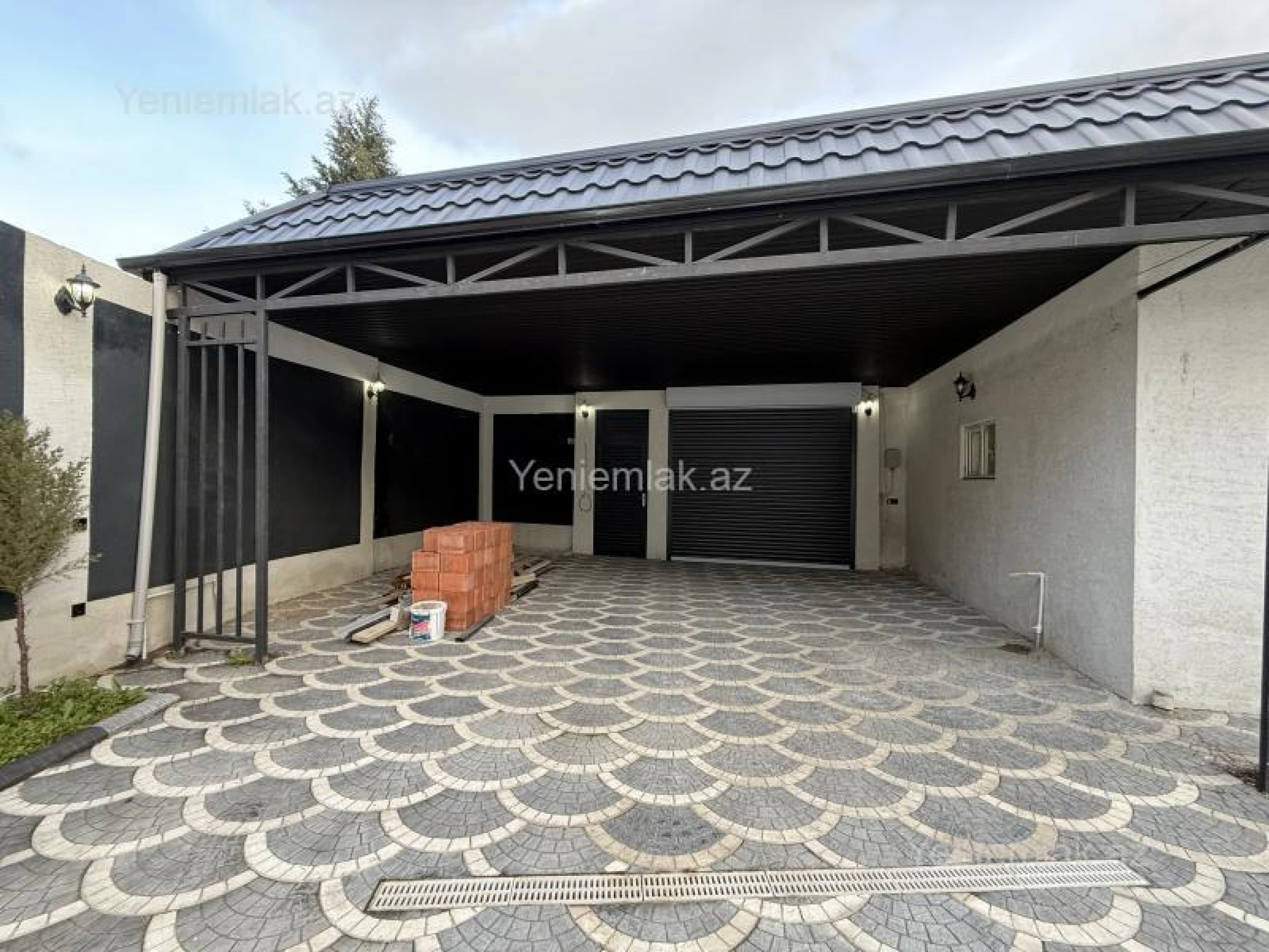 Satılır 6 otaqlı həyət evi 250 m²