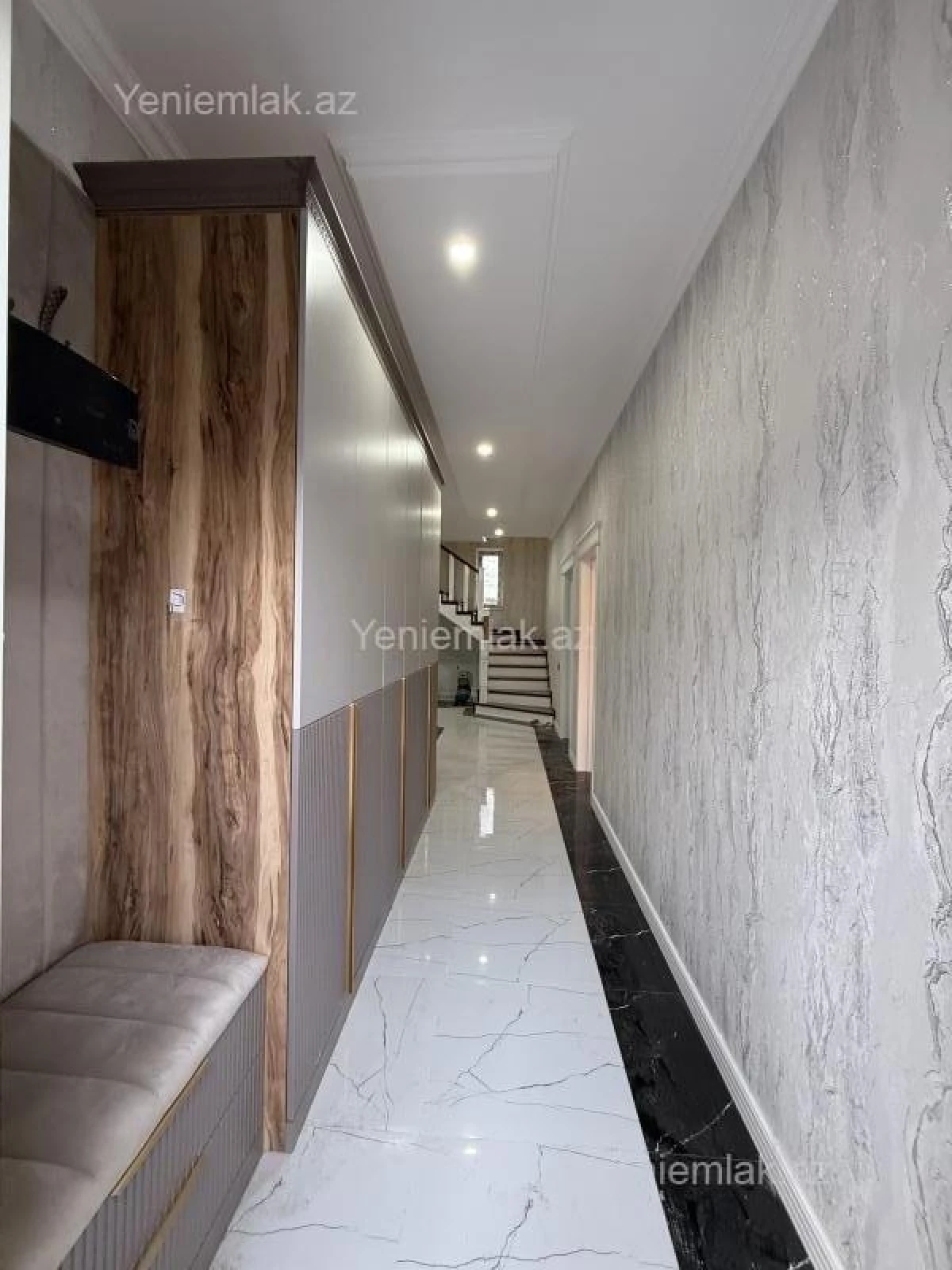 Satılır 6 otaqlı həyət evi 250 m²