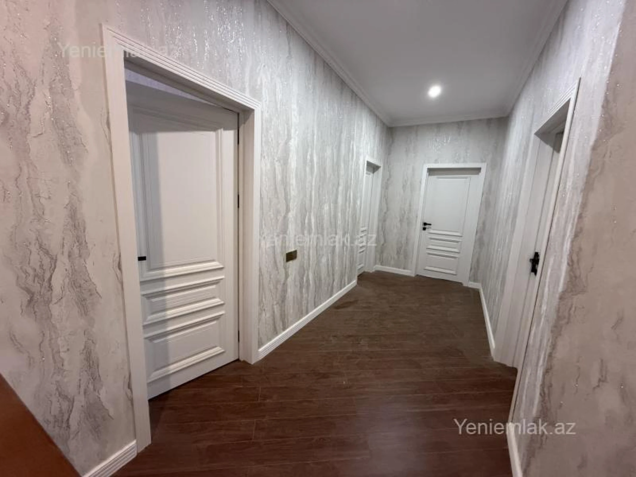 Satılır 6 otaqlı həyət evi 250 m²