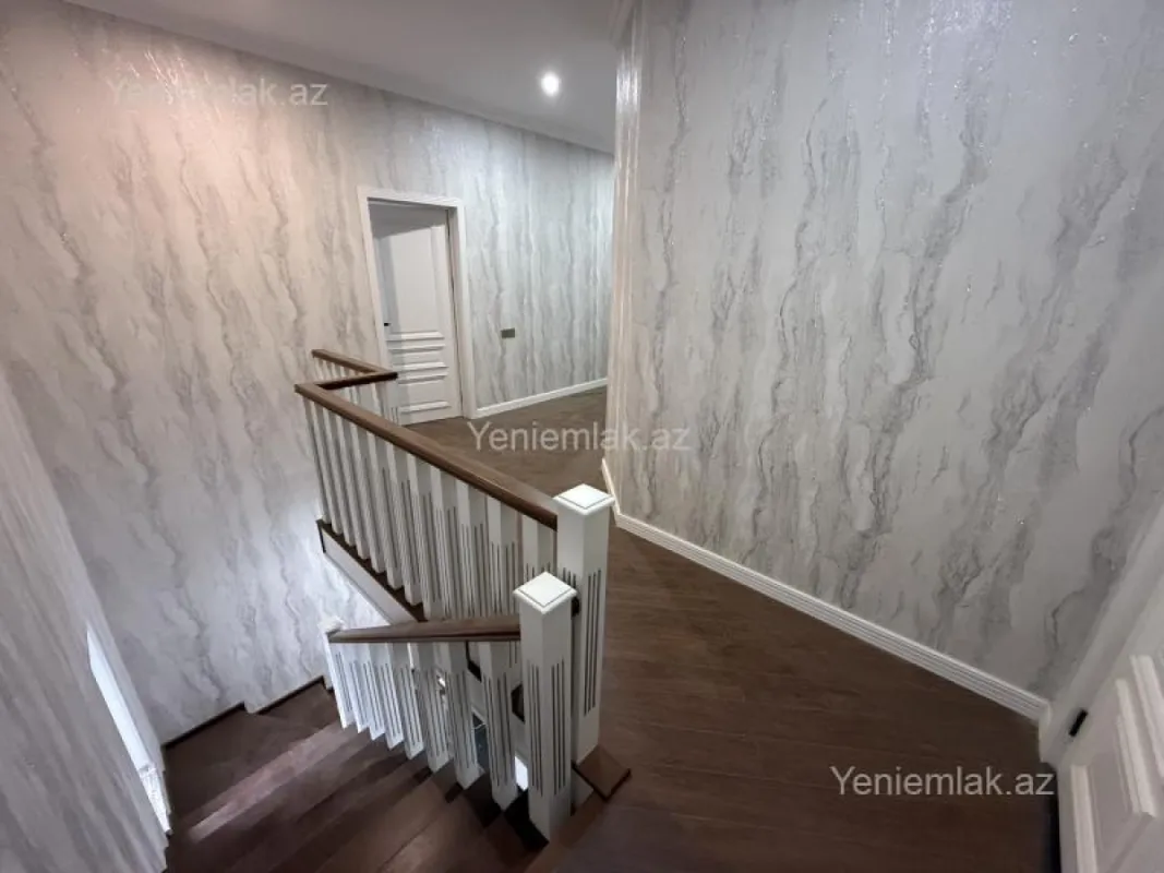 Satılır 6 otaqlı həyət evi 250 m²