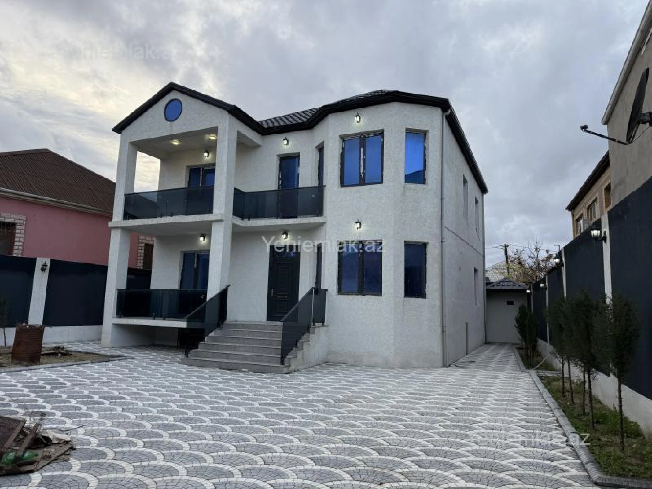 Satılır 6 otaqlı həyət evi 250 m²