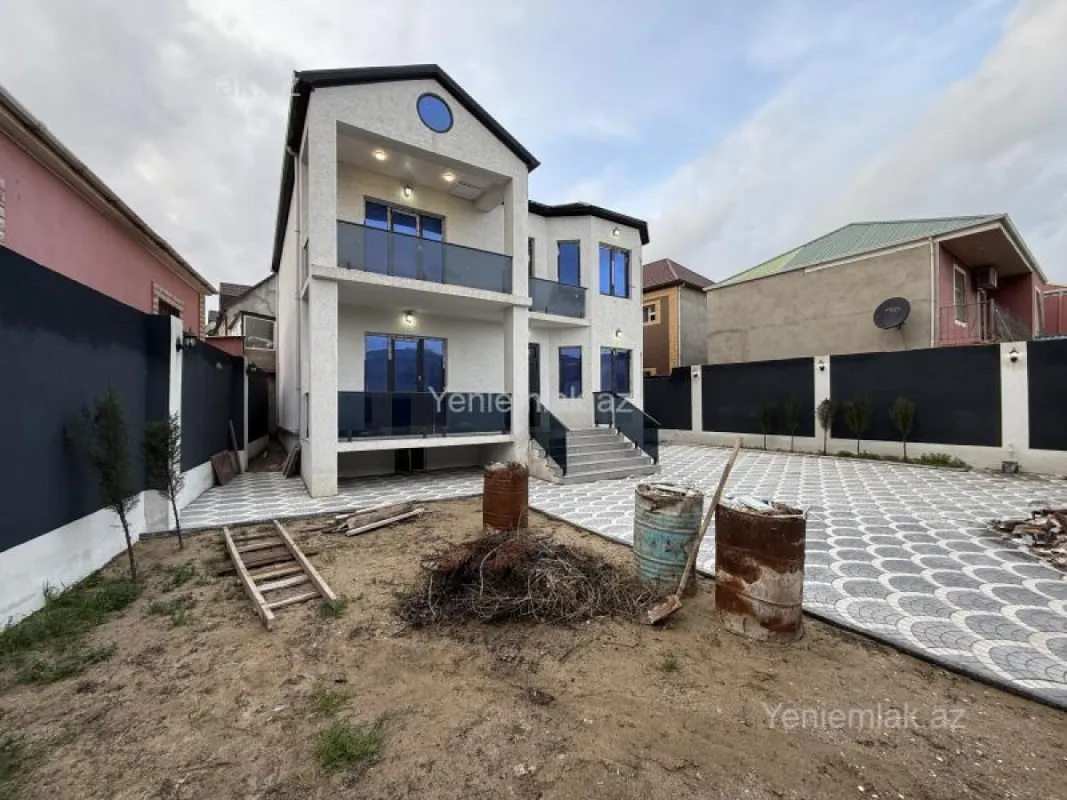 Satılır 6 otaqlı həyət evi 250 m²