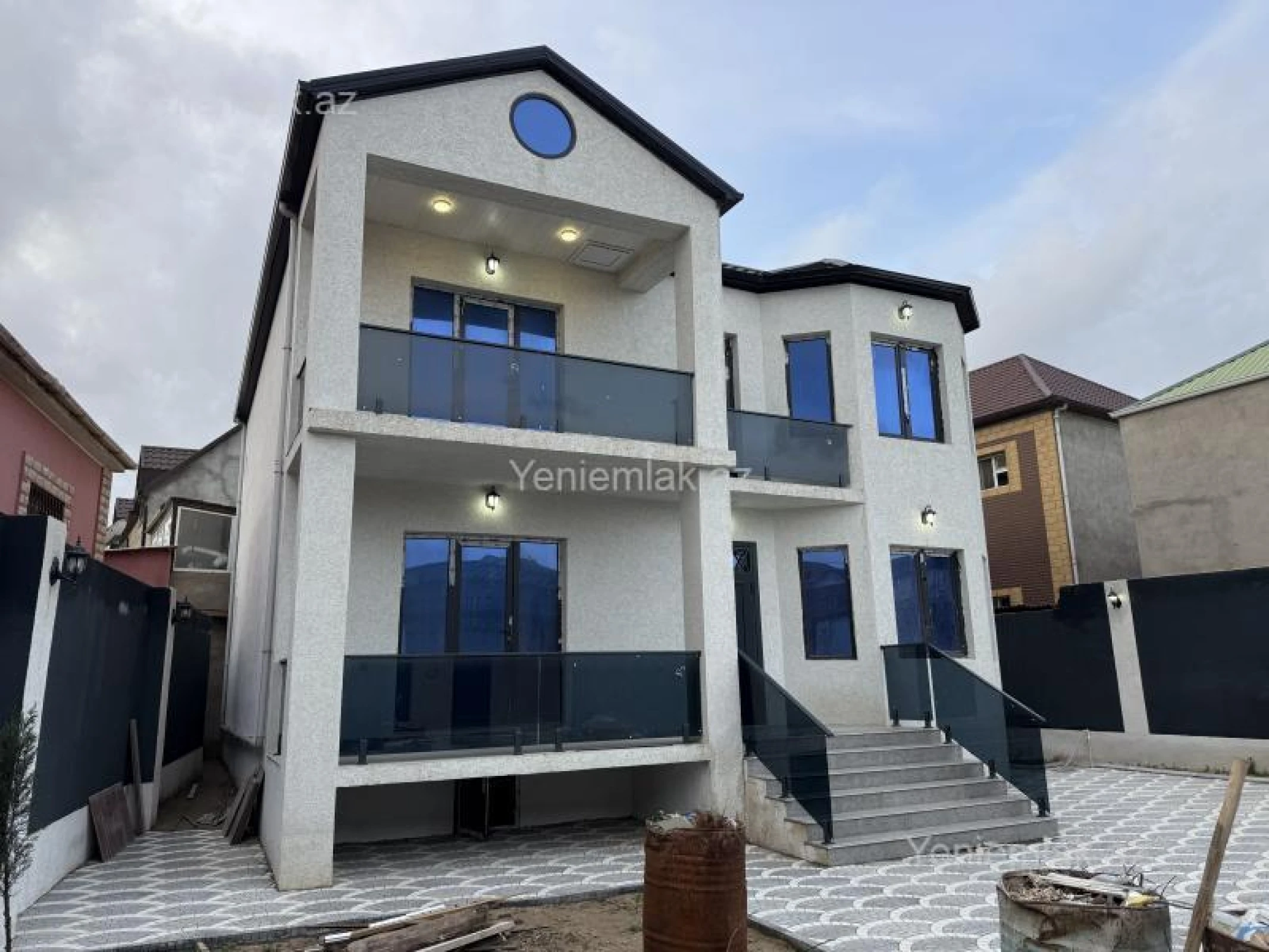 Satılır 6 otaqlı həyət evi 250 m²