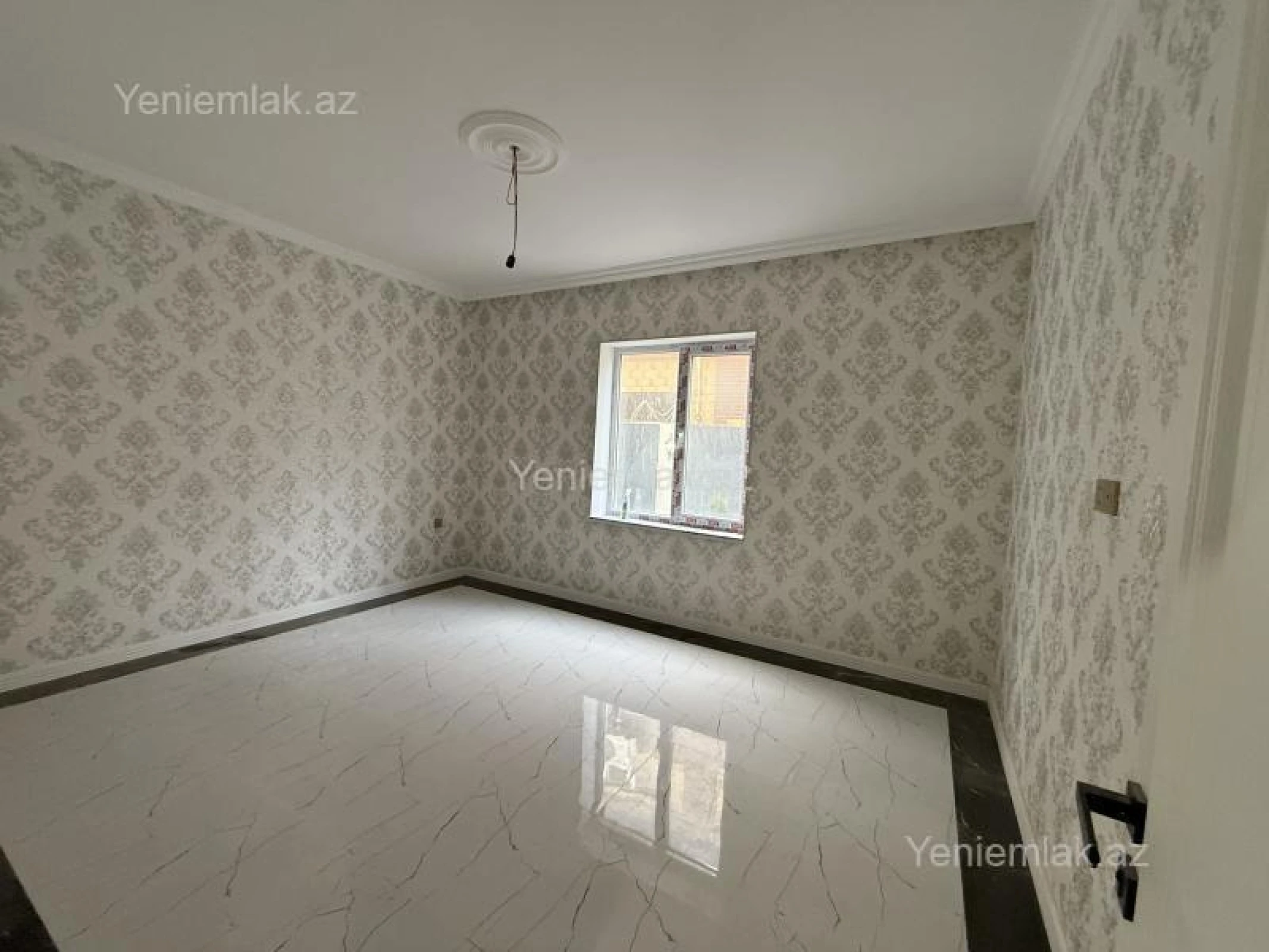 Satılır 6 otaqlı həyət evi 250 m²