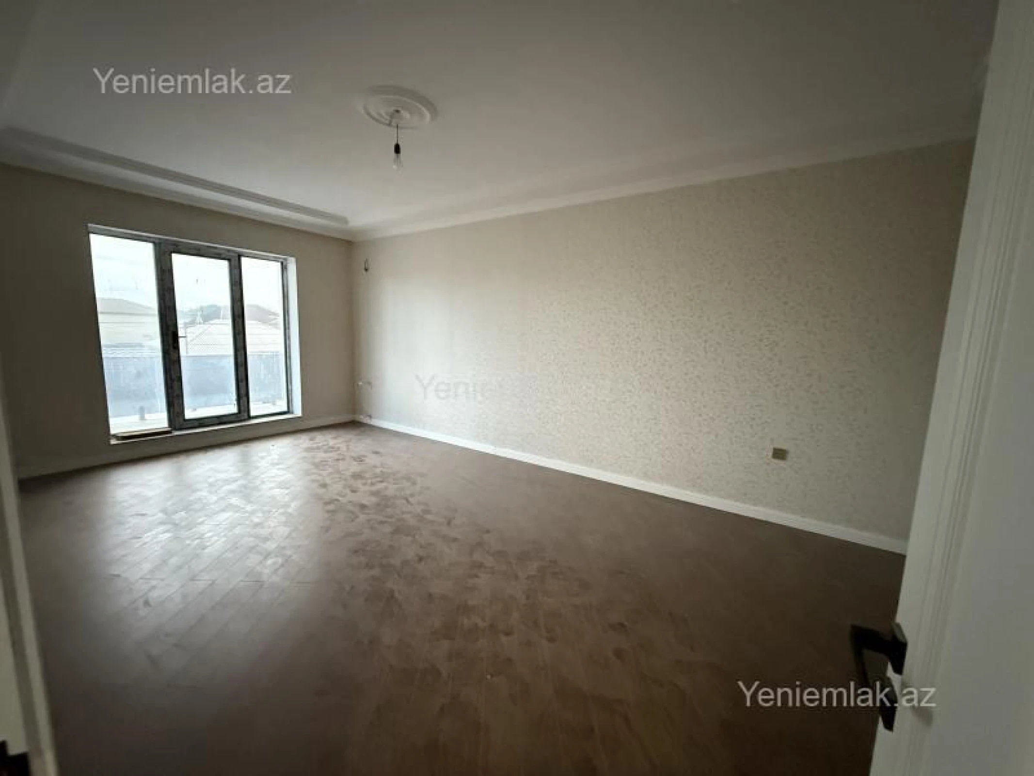Satılır 6 otaqlı həyət evi 250 m²