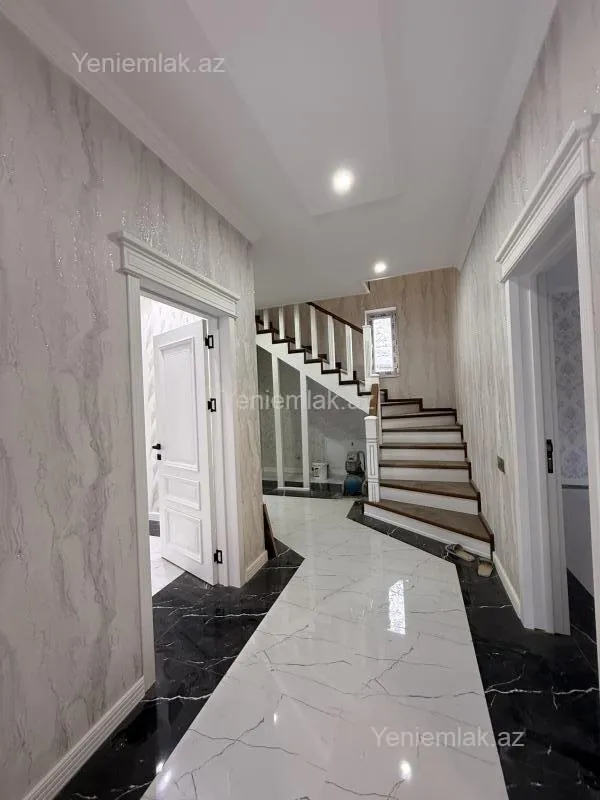 Satılır 6 otaqlı həyət evi 250 m²