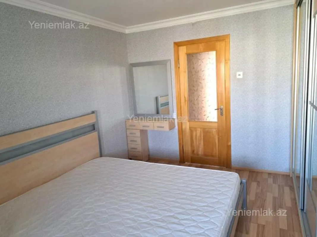 Satılır 3 otaqlı köhnə tikili 80 m²