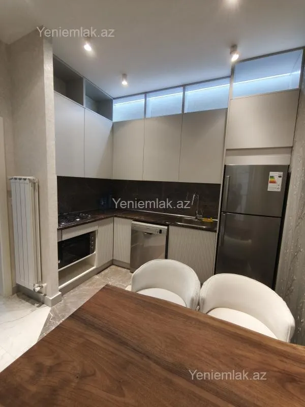 Satılır 2 otaqlı yeni tikili 70 m²