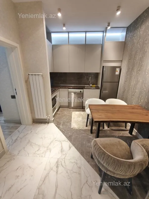 Satılır 2 otaqlı yeni tikili 70 m²