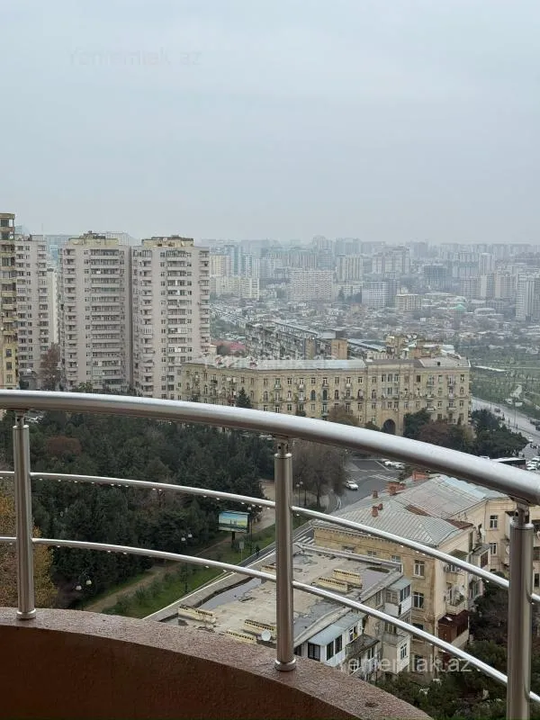 Satılır 3 otaqlı yeni tikili 145 m²
