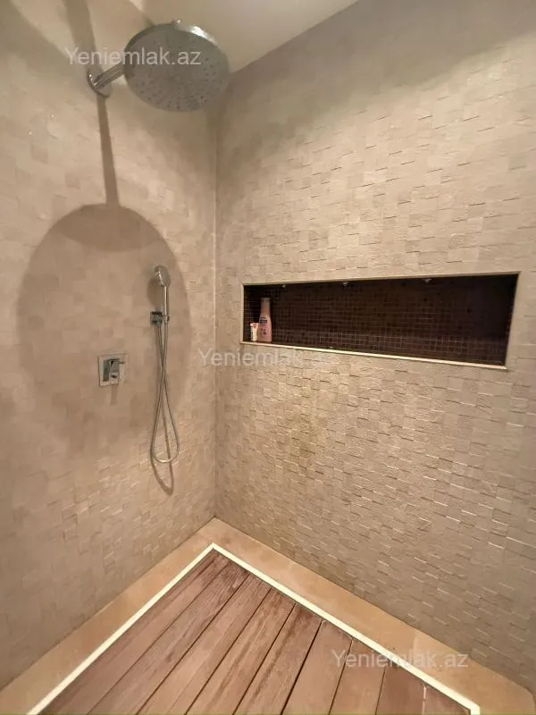 Satılır 3 otaqlı yeni tikili 145 m²