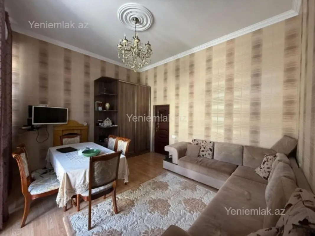 Satılır 1 otaqlı köhnə tikili 35 m²