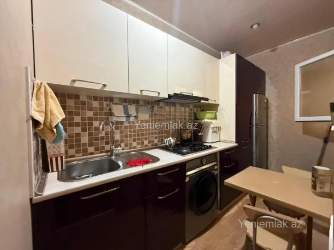 Satılır 1 otaqlı köhnə tikili 35 m²