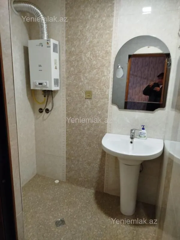 Satılır 3 otaqlı köhnə tikili 80 m²