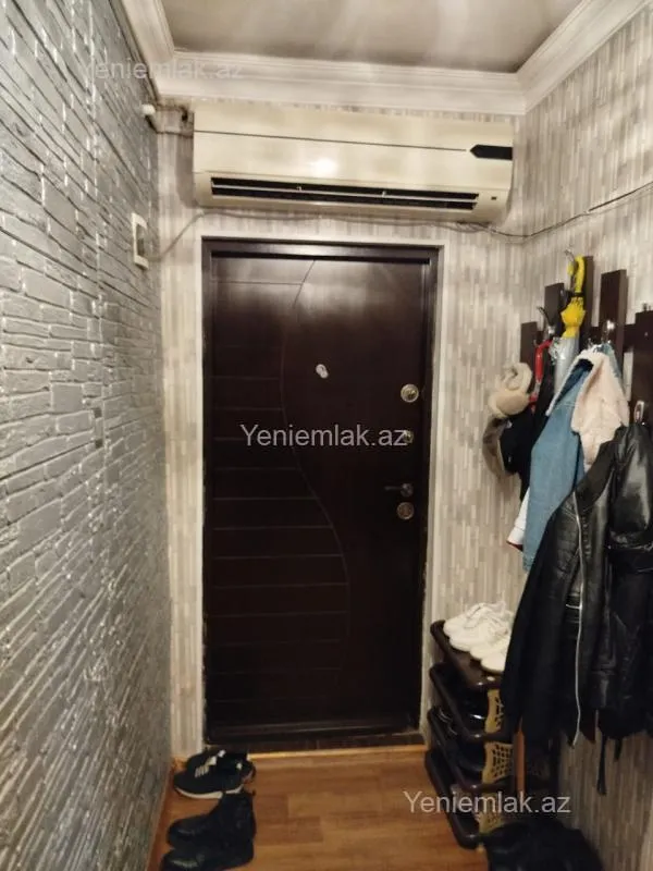 Satılır 3 otaqlı köhnə tikili 80 m²