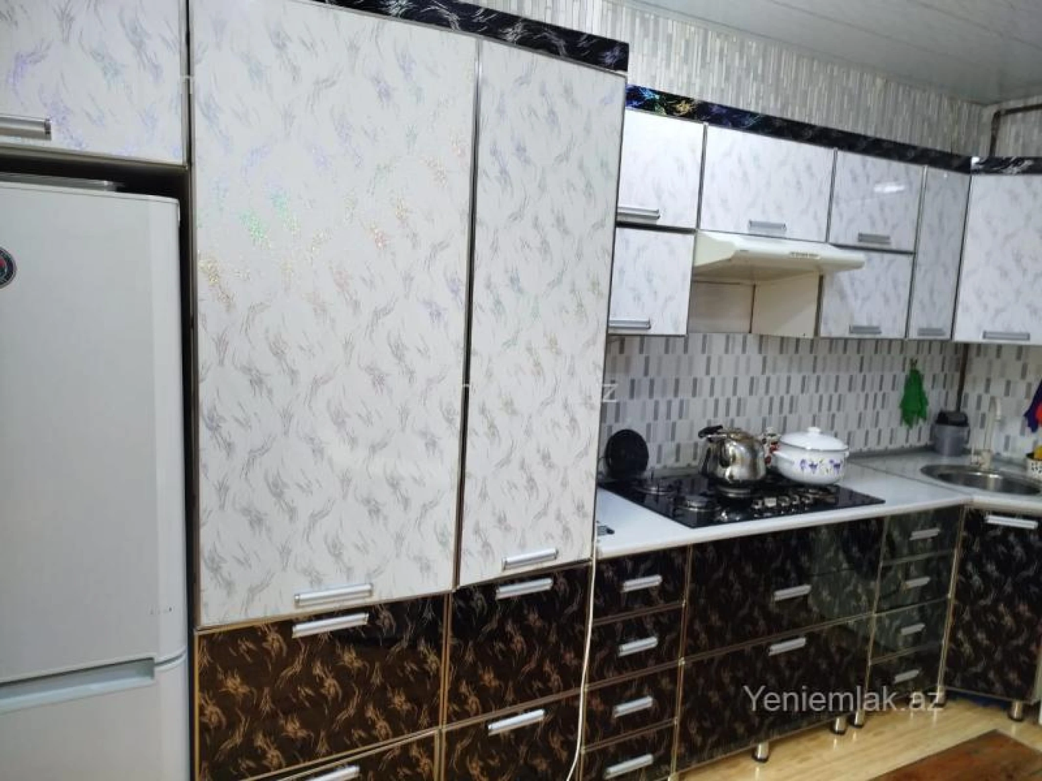 Satılır 3 otaqlı köhnə tikili 80 m²