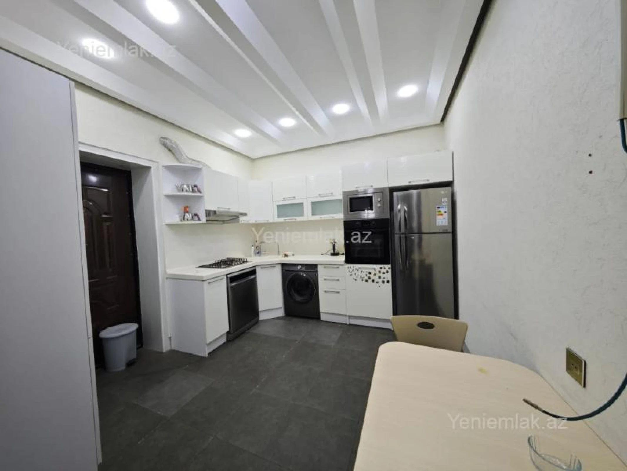 Satılır 5 otaqlı həyət evi 220 m²