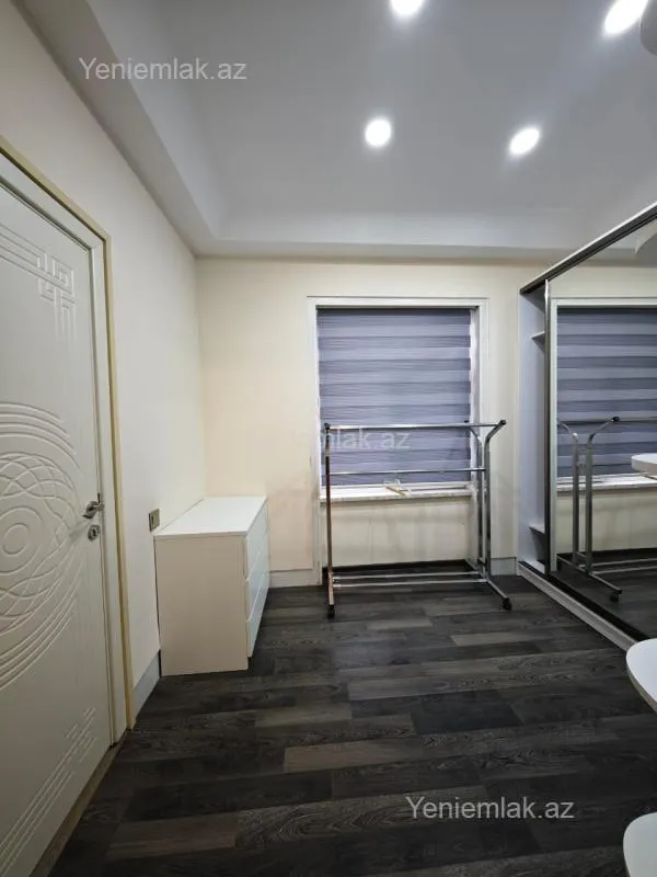 Satılır 5 otaqlı həyət evi 220 m²