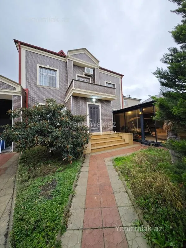 Satılır 5 otaqlı həyət evi 220 m²