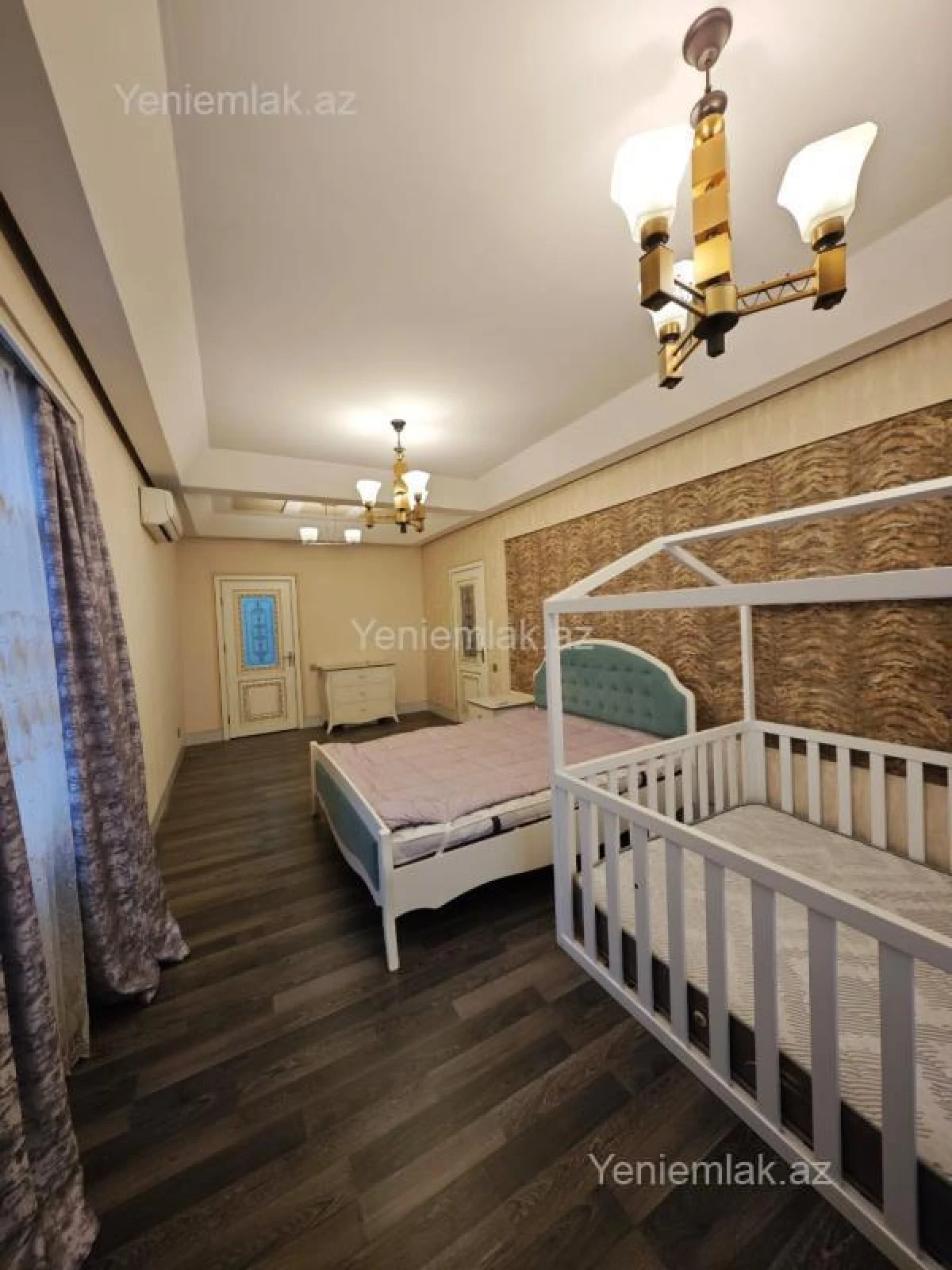 Satılır 5 otaqlı həyət evi 220 m²