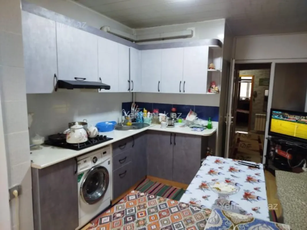 Satılır 3 otaqlı köhnə tikili 80 m²
