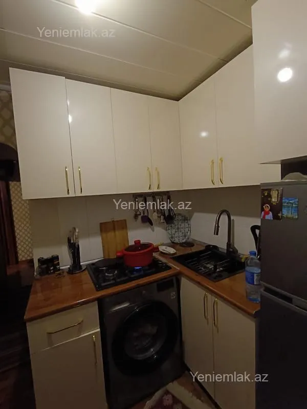 Satılır 2 otaqlı köhnə tikili 50 m²