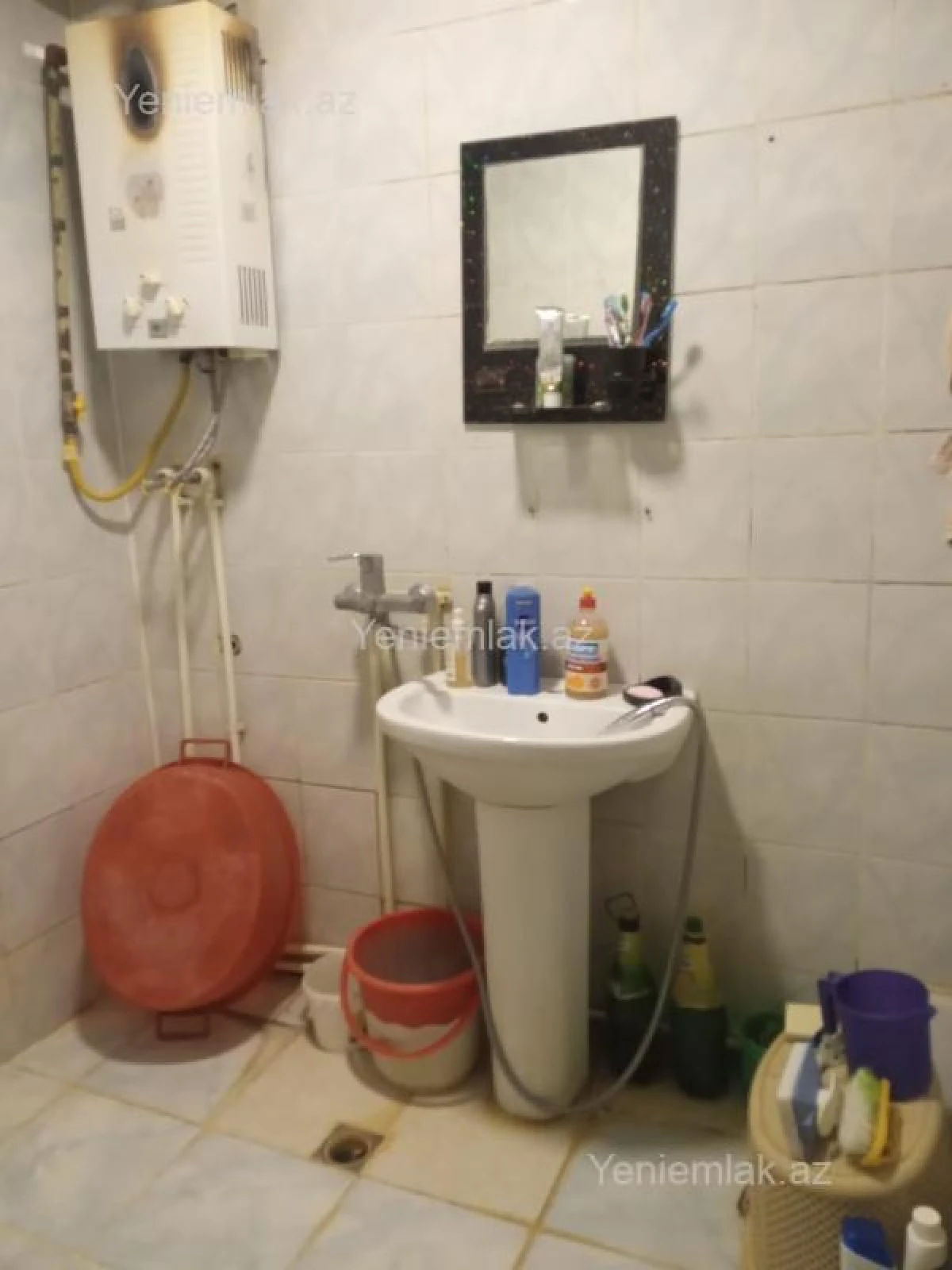 Satılır 3 otaqlı köhnə tikili 72 m²