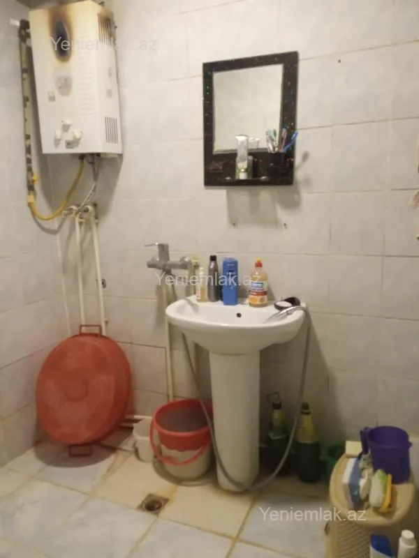 Satılır 3 otaqlı köhnə tikili 72 m²