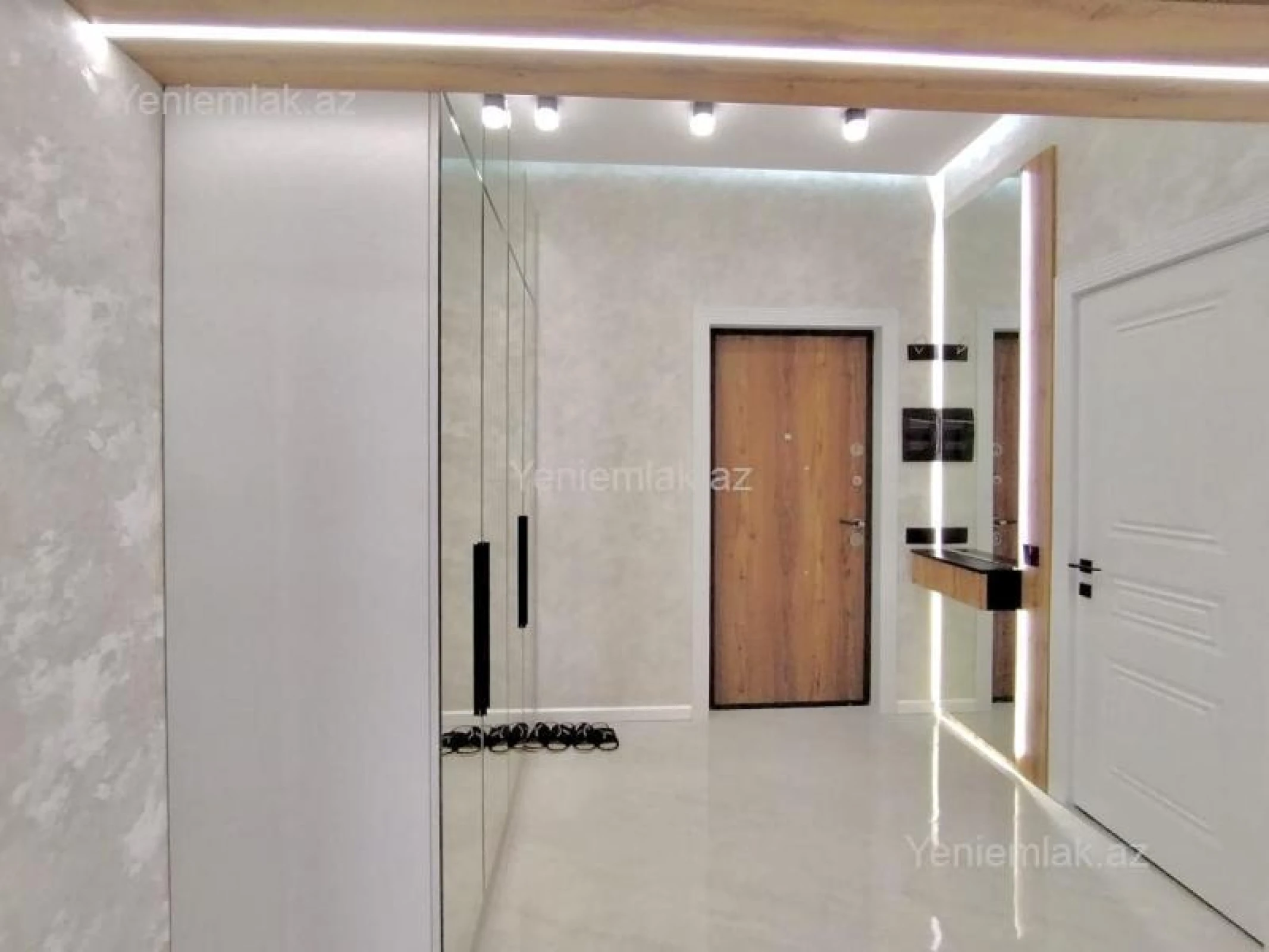 Satılır 3 otaqlı yeni tikili 80 m²