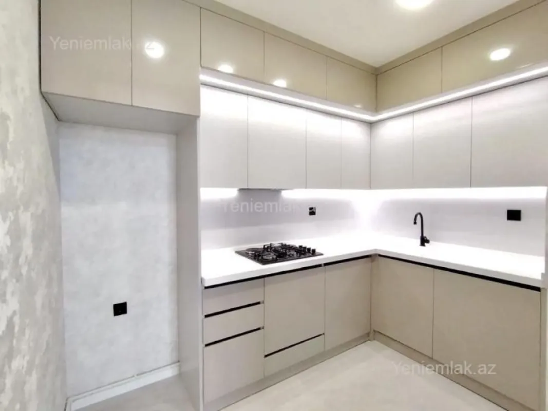 Satılır 3 otaqlı yeni tikili 80 m²