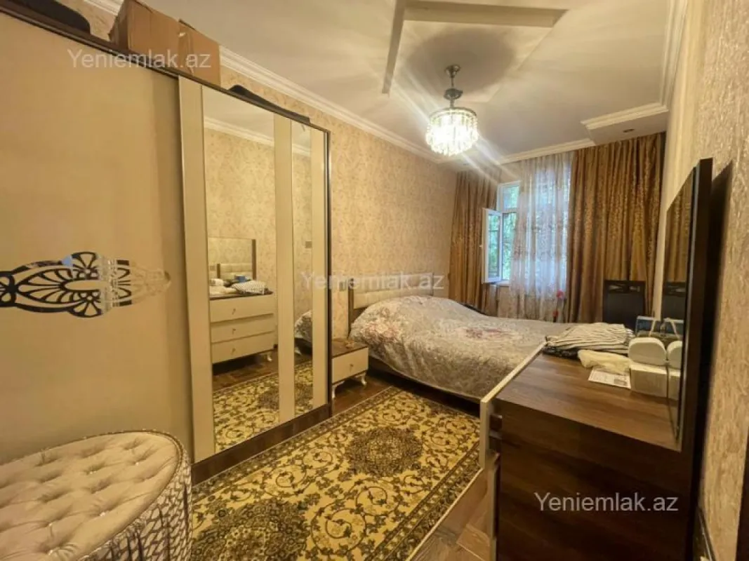 Satılır 3 otaqlı köhnə tikili 72 m²